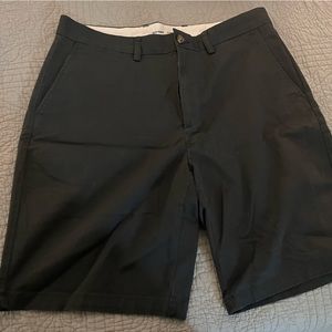 Old Navy mens shorts, size 34, dark grey, slim fit